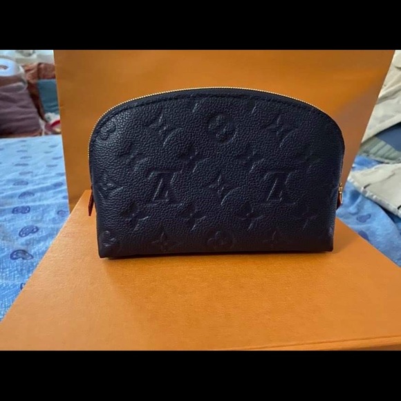 Louis Vuitton COSMETIC POUCH PM - Picture 2 of 3